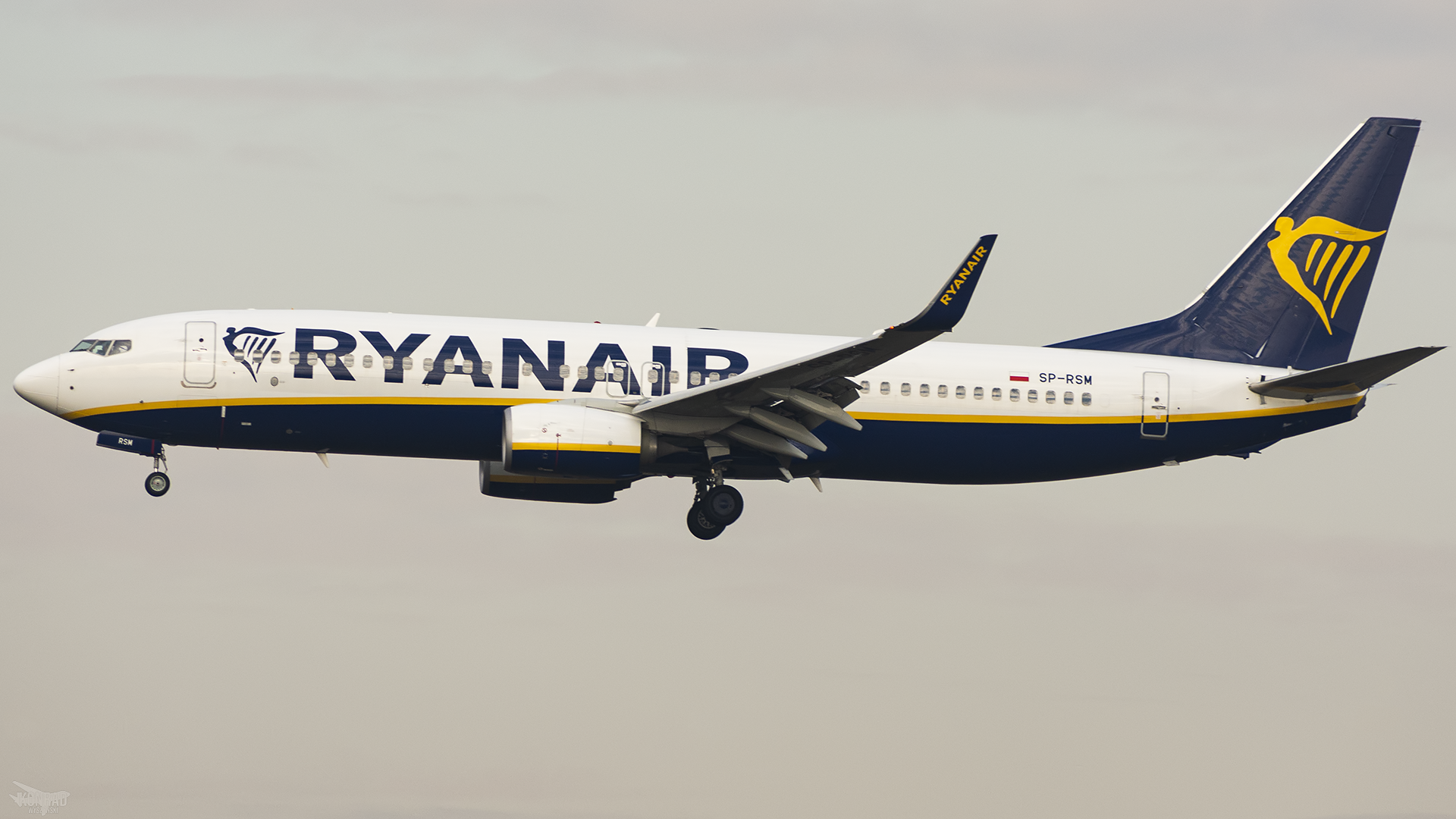 Ryanair extra baggage cost, how to avoid them