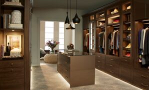 Desain walk-in closet Skandinavian kontemporer